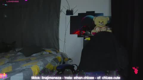Snapshot of ethan_chloee chatting on 01.12.25 Chloe Ethan online show from 01.12.25