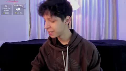 Snapshot of ethan_qop chatting on 05.11.26 Ethan online show from 05.11.26