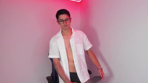 Snapshot of ethan_sai01 chatting on 01.11.25 ETHAN SAI online show from 01.11.25