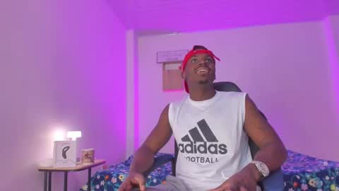 Snapshot of ethan_travis0 chatting on 10.06.25 ethan travis online show from 10.06.25