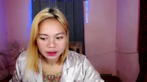 Snapshot of ethan_uwuxx chatting on 02.03.25 DAVE online show from 02.03.25