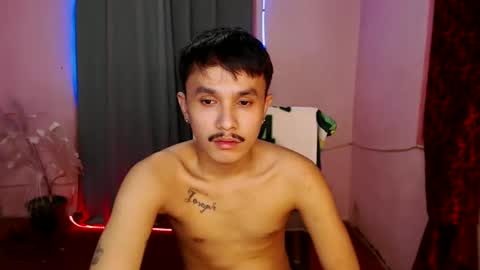 Snapshot of ethan_uwuxx chatting on 02.10.25 DAVE online show from 02.10.25