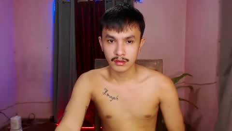 Snapshot of ethan_uwuxx chatting on 02.18.25 DAVE online show from 02.18.25