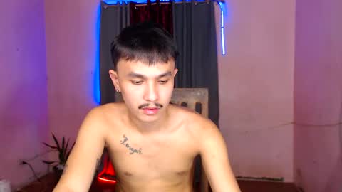 Snapshot of ethan_uwuxx chatting on 02.23.25 DAVE online show from 02.23.25