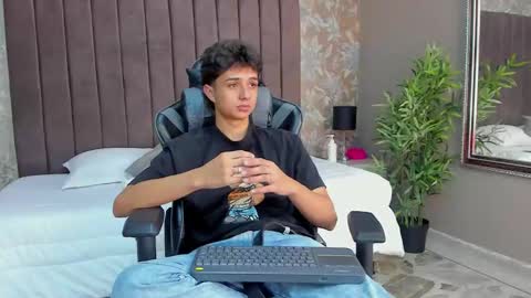 ethanlowell online show from 10.30.25