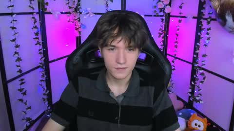 Snapshot of ethansinful chatting on 11.08.25 Ethan online show from 11.08.25