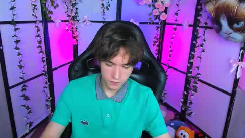 Snapshot of ethansinful chatting on 11.15.25 Ethan online show from 11.15.25