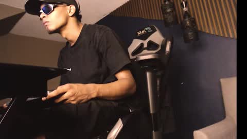 EthanWalkerr online show from 09.20.25