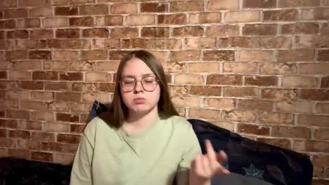 Snapshot of ethelynvainio chatting on 10.02.25 Lily online show from 10.02.25