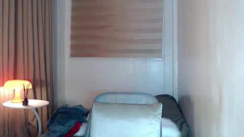 Snapshot of etherealboytoy4hire chatting on 01.08.26 Rey online show from 01.08.26