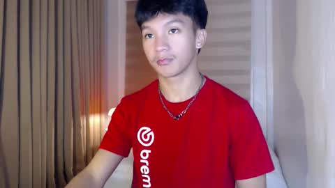 Snapshot of etherealboytoy4hire chatting on 01.12.26 Rey online show from 01.12.26