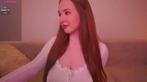 Hello I am AliseNext stream -  1700 GTM1 online show from 10.22.25