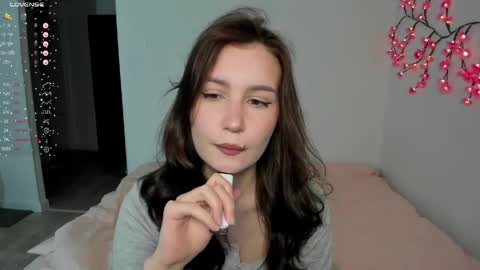 Veronica Tiia Lilith left to right online show from 04.21.26