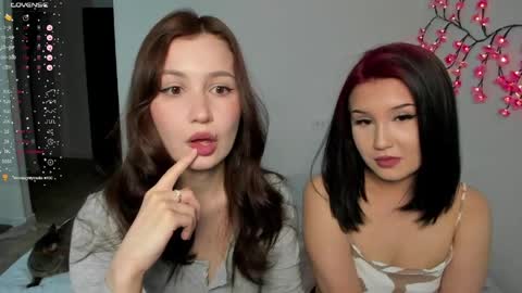 Veronica Tiia Lilith left to right online show from 04.24.26