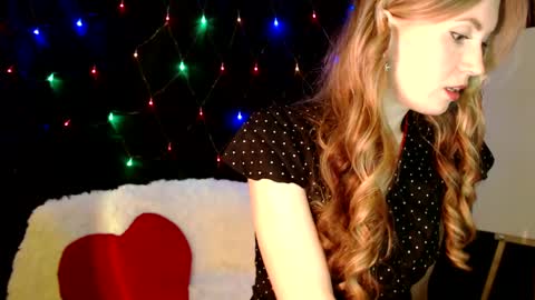 Snapshot of euphoria055 chatting on 12.18.24 Liana online show from 12.18.24