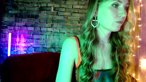 Snapshot of euphoria055 chatting on 01.17.25 Liana online show from 01.17.25