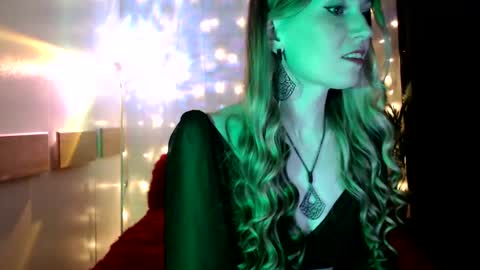 Snapshot of euphoria055 chatting on 02.13.25 Liana online show from 02.13.25
