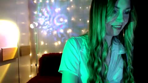 Snapshot of euphoria055 chatting on 02.16.25 Liana online show from 02.16.25