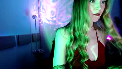 Snapshot of euphoria055 chatting on 03.01.25 Liana online show from 03.01.25
