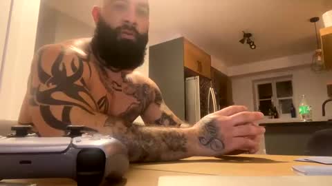 Snapshot of european_couple30 chatting on 12.22.24 Power couple30 online show from 12.22.24