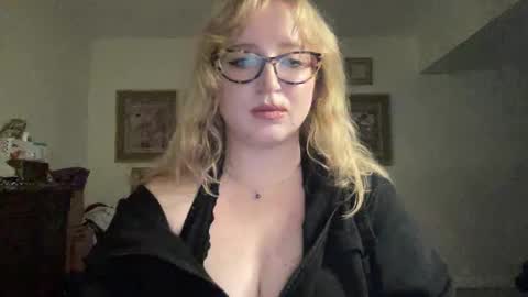 Bunnie 3 online show from 01.10.25