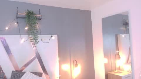 Snapshot of eva_daemon chatting on 10.07.25 EVA DAEMON online show from 10.07.25