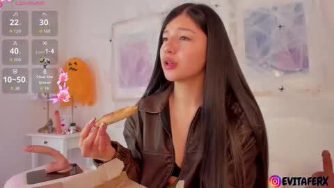 Evaa Depp online show from 10.13.25