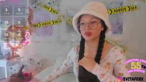 Evaa Depp online show from 10.28.25