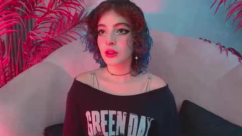 E V A online show from 11.06.25