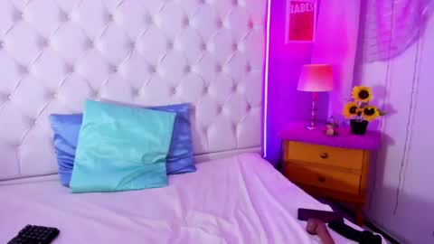 Snapshot of eva_loretti chatting on 01.17.25 online show from 01.17.25