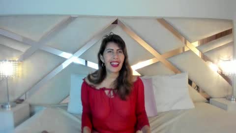 Snapshot of eva_loretti chatting on 02.14.25 online show from 02.14.25