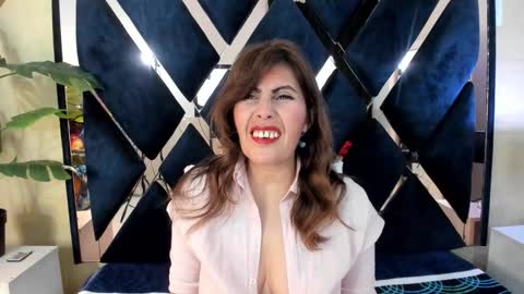 Snapshot of eva_loretti chatting on 10.26.25 online show from 10.26.25