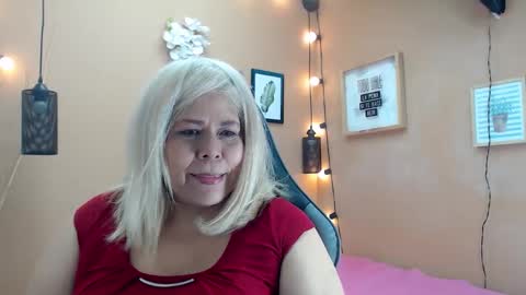 Snapshot of eva_love49 chatting on 11.11.25 eva_love49 online show from 11.11.25