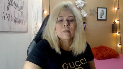 Snapshot of eva_love49 chatting on 12.01.25 eva_love49 online show from 12.01.25