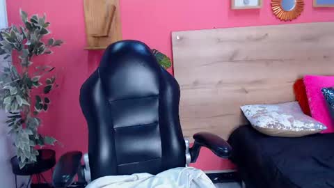 Snapshot of eva_love49 chatting on 07.28.26 eva_love49 online show from 07.28.26
