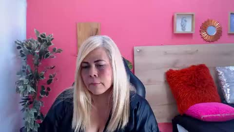 Snapshot of eva_love49 chatting on 07.29.26 eva_love49 online show from 07.29.26