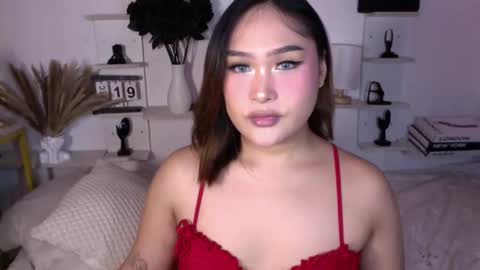 Queen Eva Mazikeen online show from 12.21.25