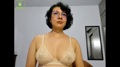 Snapshot of eva_rain01 chatting on 12.20.24 Eva online show from 12.20.24
