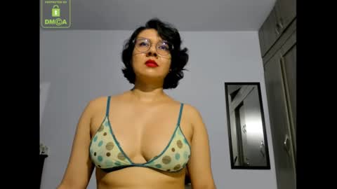 Snapshot of eva_rain01 chatting on 12.30.24 Eva online show from 12.30.24