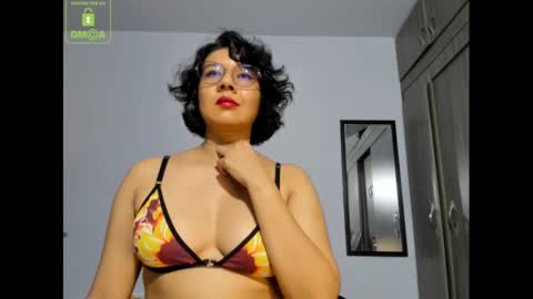 Snapshot of eva_rain01 chatting on 01.19.25 Eva online show from 01.19.25