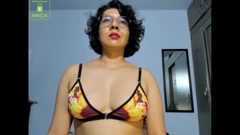 Snapshot of eva_rain01 chatting on 01.19.25 Eva online show from 01.19.25