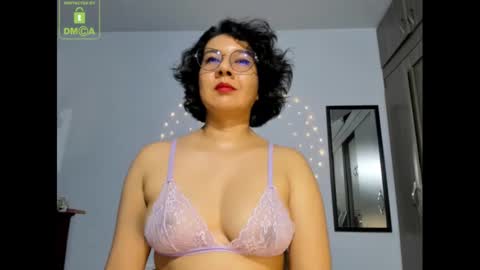 Snapshot of eva_rain01 chatting on 01.22.25 Eva online show from 01.22.25
