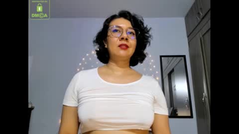 Snapshot of eva_rain01 chatting on 02.12.25 Eva online show from 02.12.25