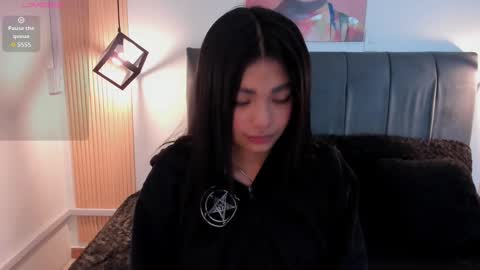Eva   Emily online show from 09.11.25