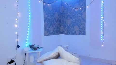 Eva  online show from 04.19.26