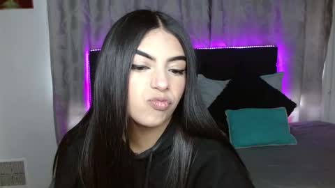 Eva  online show from 10.05.25