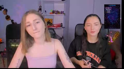 Snapshot of eva_smiith_ chatting on 10.24.25 Eva online show from 10.24.25