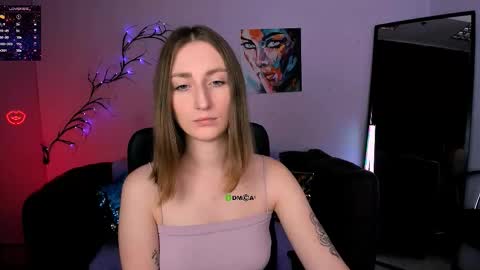 Snapshot of eva_smiith_ chatting on 11.10.25 Eva online show from 11.10.25