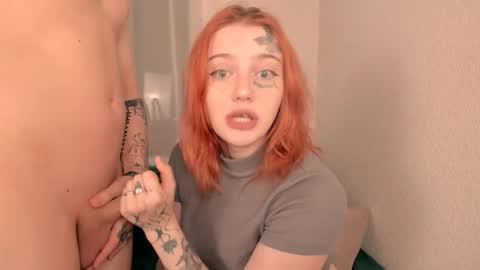 Snapshot of eva_sunshine_blueeyes chatting on 10.12.25 Eva Sunshine Blue Eyes online show from 10.12.25