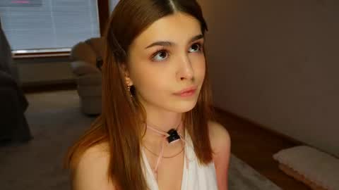 Snapshot of eva_zill_blossom chatting on 05.01.26 Hello my name is Eva its my first day here online show from 05.01.26